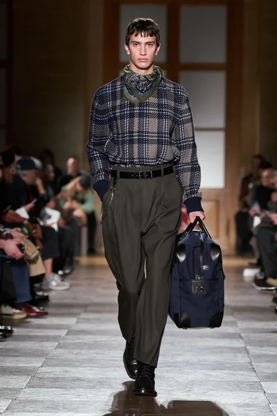 Look 9